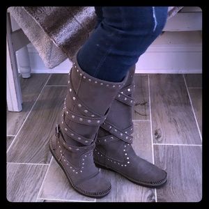 Minnetonka Boot
